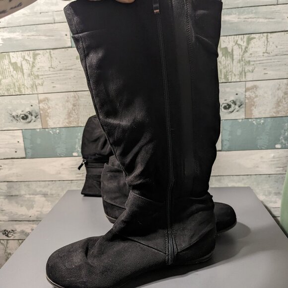 Torrid size 7 WW Black Faux Suede Scrunched Knee-High Boot - Picture 4 of 5